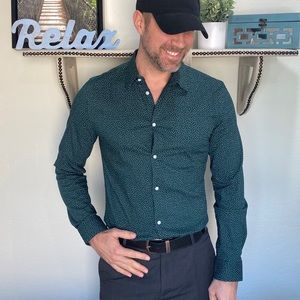 H&M’s Slim Fit Men’s Button Down - Size S